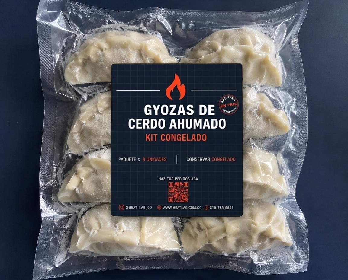 GYOZAS DE CERDO AHUMADO EN FRÍO (CONGELADAS AL VACÍO) empacadas al vacío con sus salsas